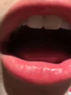 自拍泄密体验成都骚女跳跳糖毒龙快感对白清晰